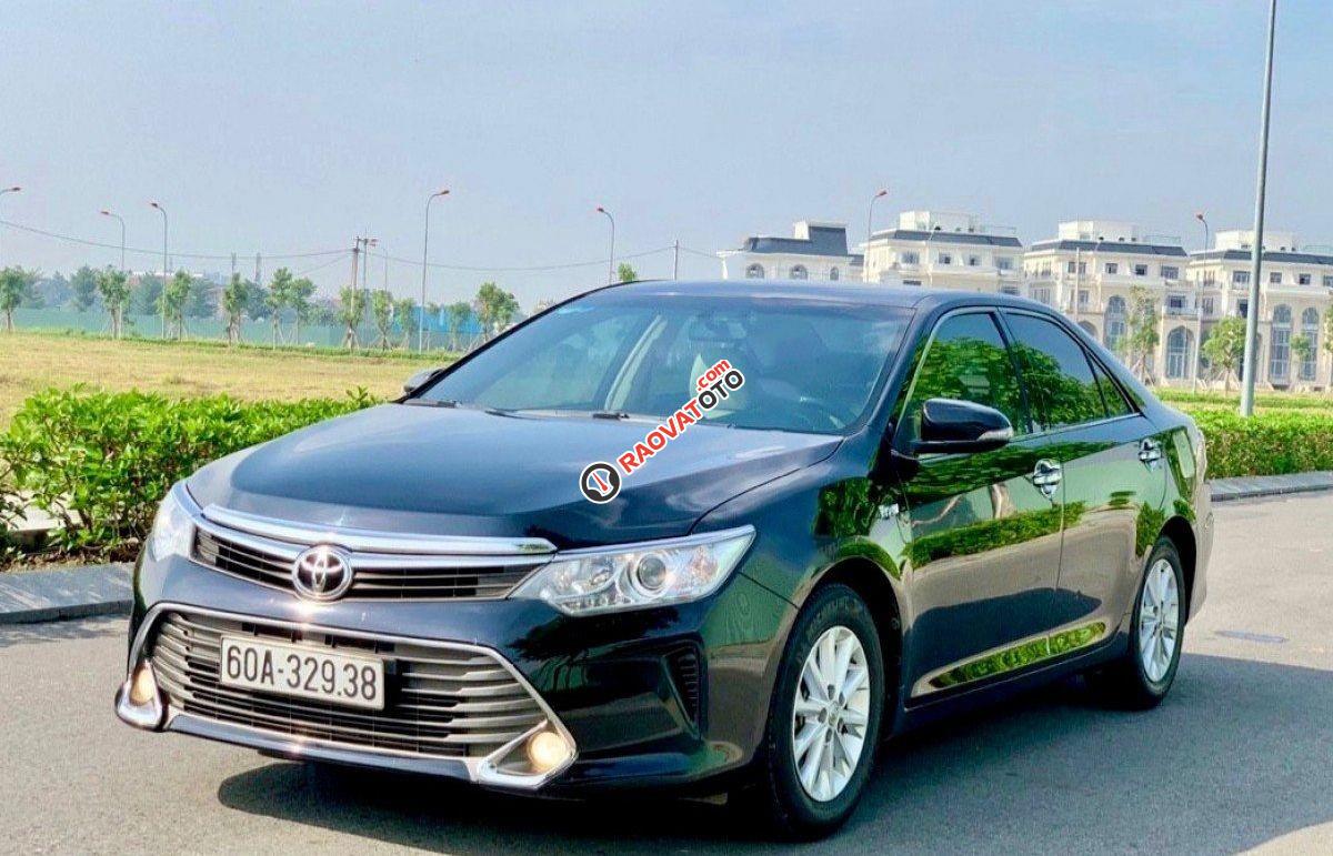 Bán Toyota Camry 2.0 E sản xuất năm 2016, màu đen-6