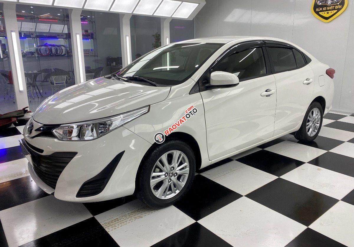 Cần bán Toyota Vios 1.5E sản xuất 2019, màu trắng giá cạnh tranh-0