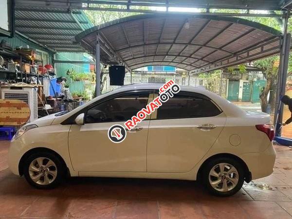 Bán xe Hyundai Grand i10 1.2AT sản xuất 2017, màu trắng-2