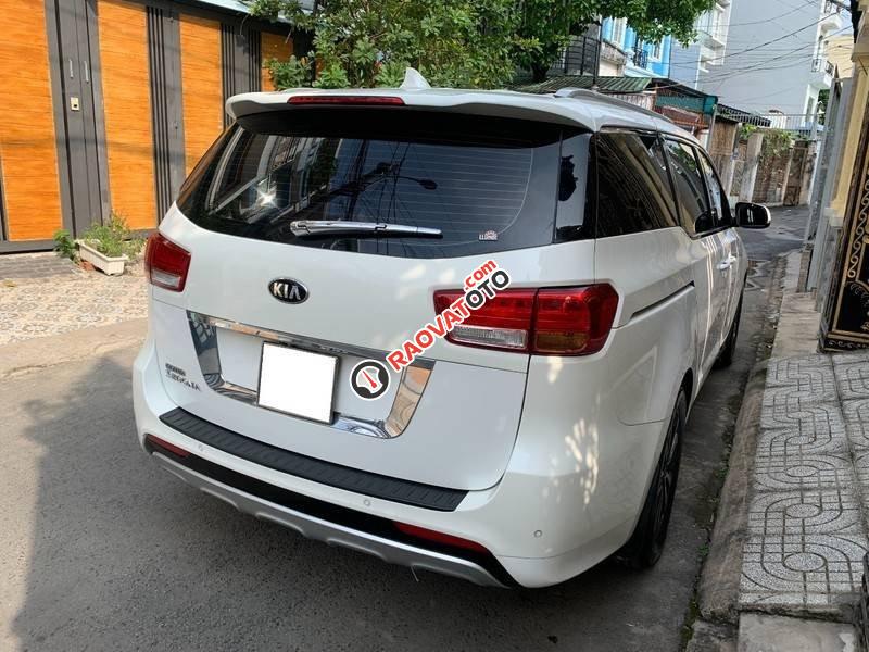 Cần bán lại xe Kia Sedona GATH sản xuất năm 2017, màu trắng giá cạnh tranh-4