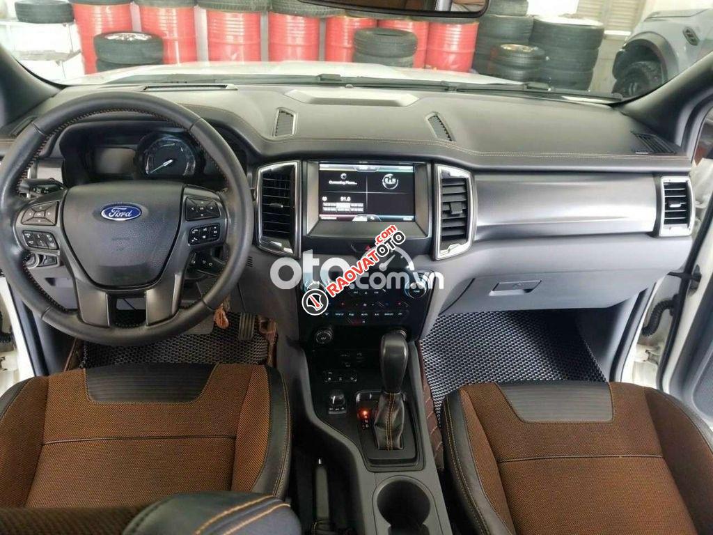 Cần bán xe Ford Ranger Wildtrak 3.2 4x4AT sản xuất 2016, màu trắng  -5