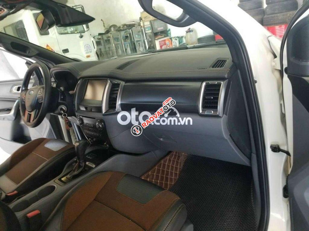 Cần bán xe Ford Ranger Wildtrak 3.2 4x4AT sản xuất 2016, màu trắng  -1