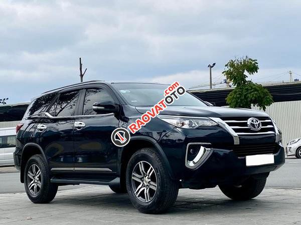 Bán Toyota Fortuner 2.7V năm 2017, màu đen, nhập khẩu còn mới-1