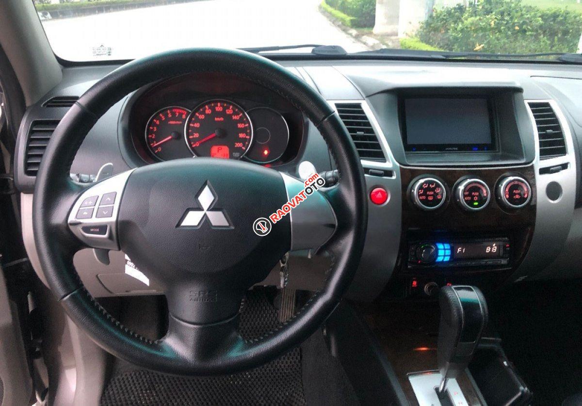 Cần bán lại xe Mitsubishi Pajero Sport AT sản xuất năm 2013, màu nâu, xe nhập còn mới, giá 450tr-5