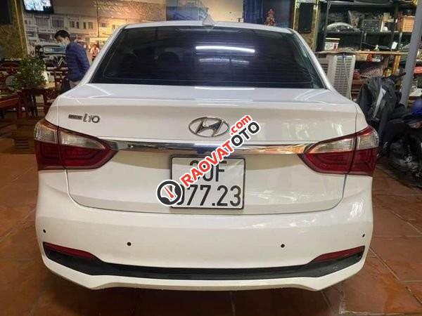 Bán xe Hyundai Grand i10 1.2AT sản xuất 2017, màu trắng-0