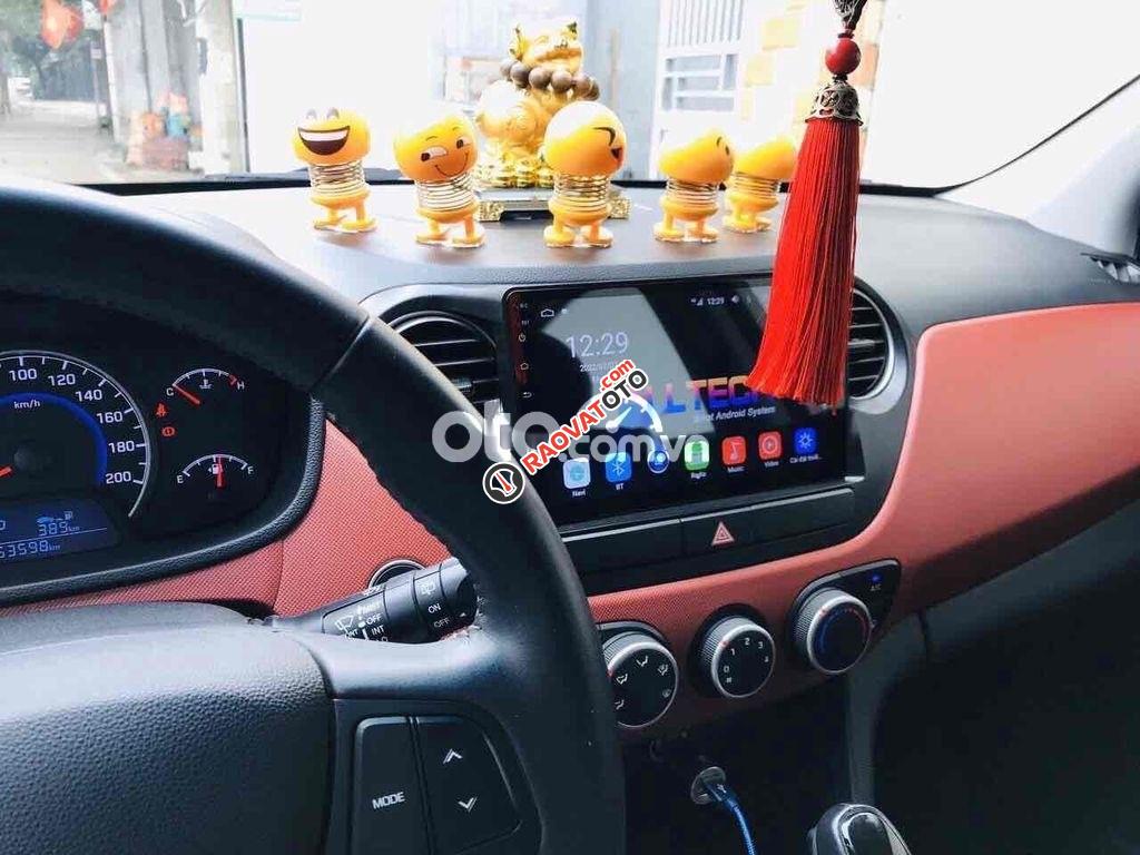 Cần bán Hyundai Grand i10 1.2 AT sản xuất năm 2017, màu trắng, giá 373tr-6