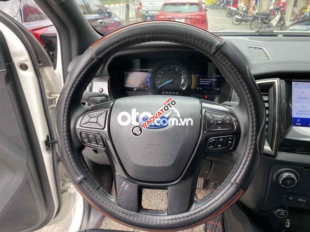Bán Ford Everest 4x2 AT năm 2020, màu trắng-3