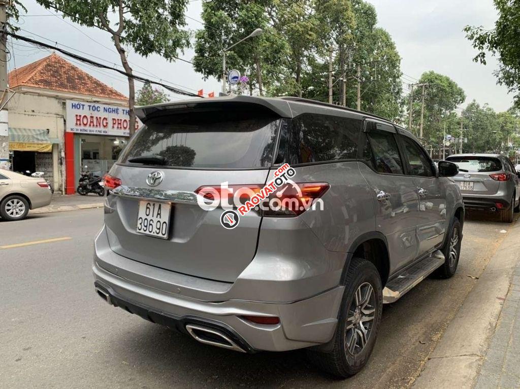 Bán Toyota Fortuner 2.7V năm sản xuất 2017, màu xám, nhập khẩu số tự động-4