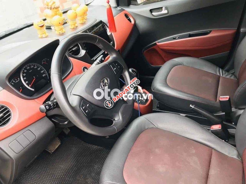 Cần bán Hyundai Grand i10 1.2 AT sản xuất năm 2017, màu trắng, giá 373tr-0