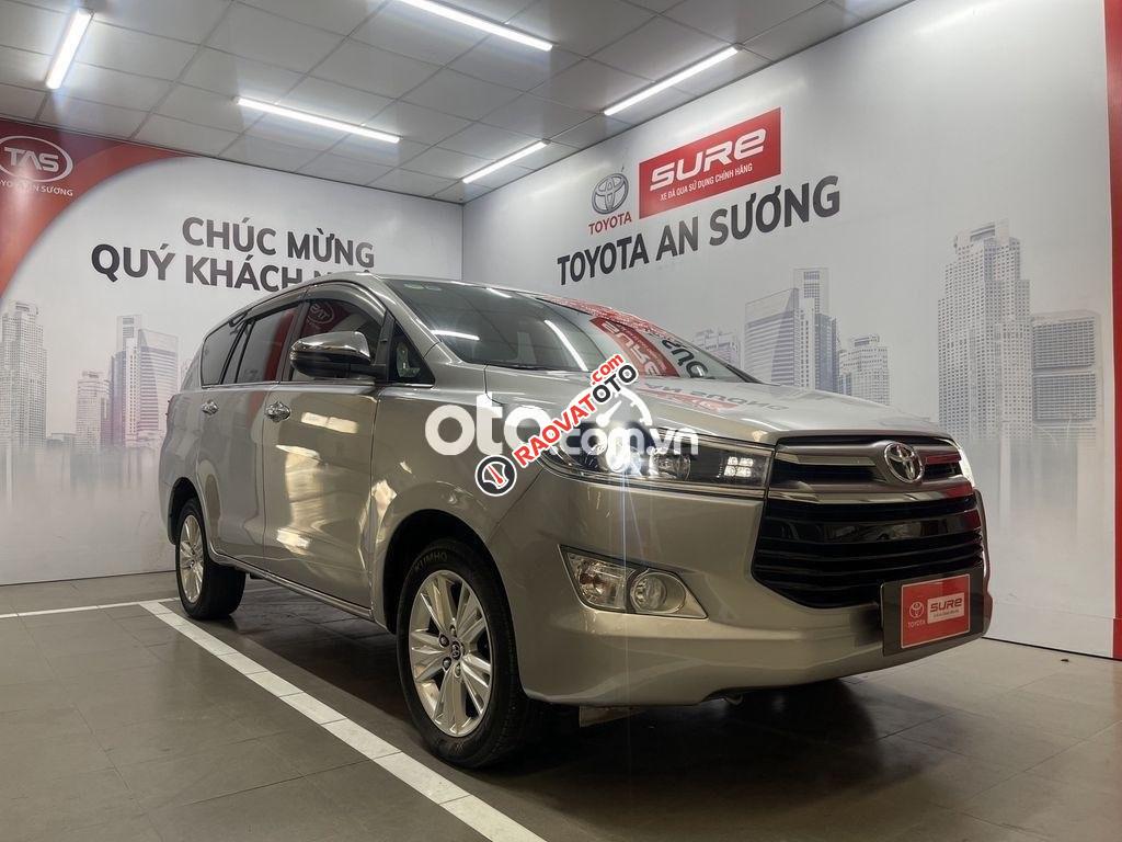 Bán Toyota Innova 2.0V năm 2018, màu bạc-3