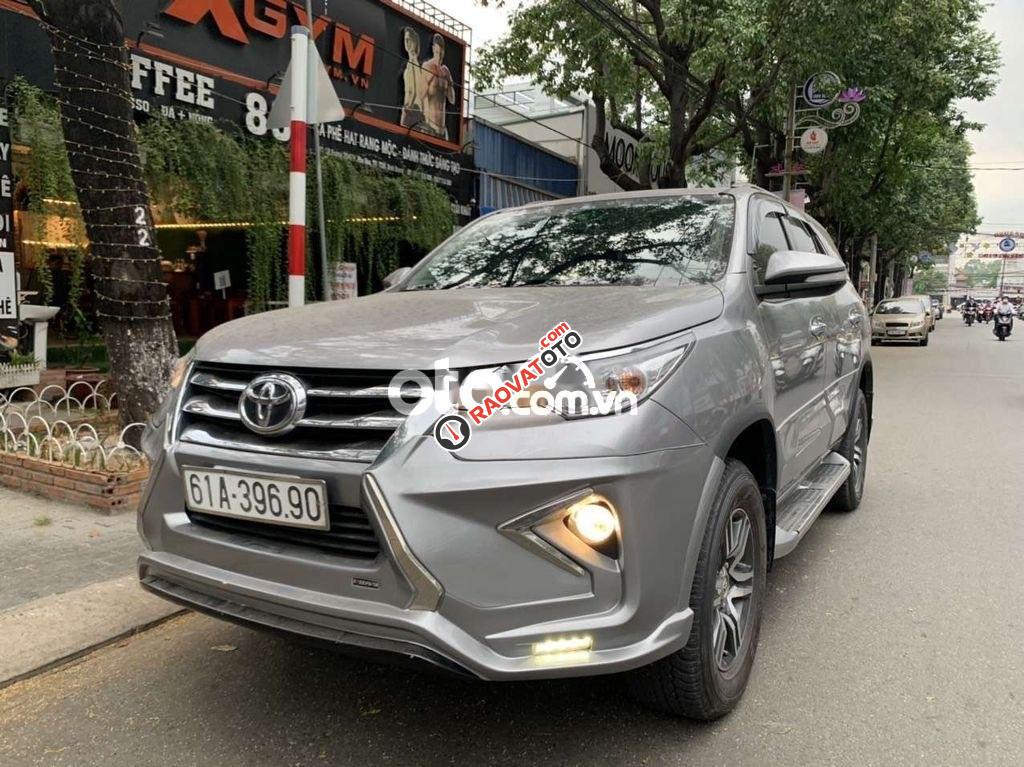 Bán Toyota Fortuner 2.7V năm sản xuất 2017, màu xám, nhập khẩu số tự động-7