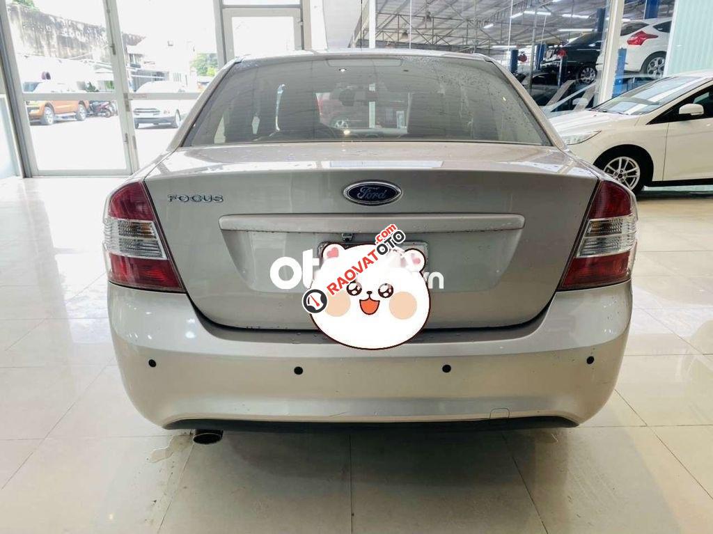 Bán Ford Focus 1.8MT sản xuất năm 2011, màu bạc-8