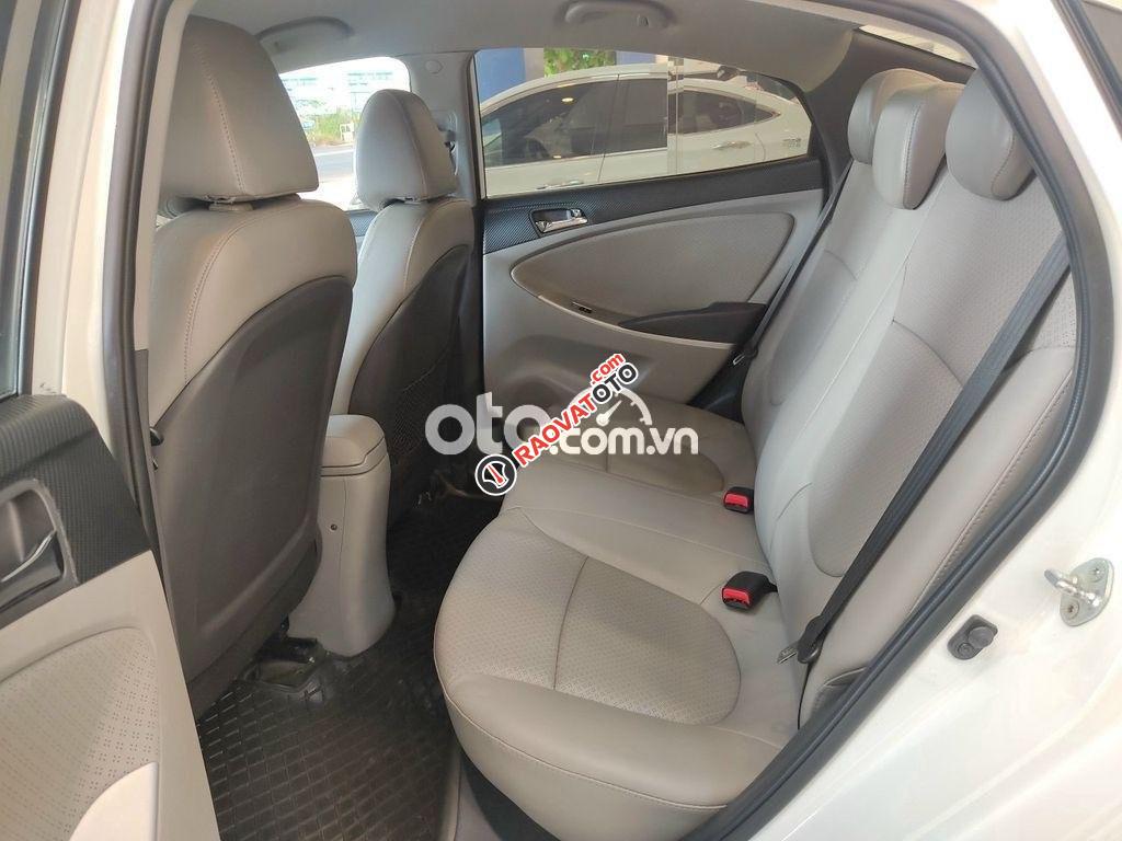 Bán Hyundai Accent 1.4AT sản xuất năm 2013, màu trắng, xe nhập, giá chỉ 350 triệu-2