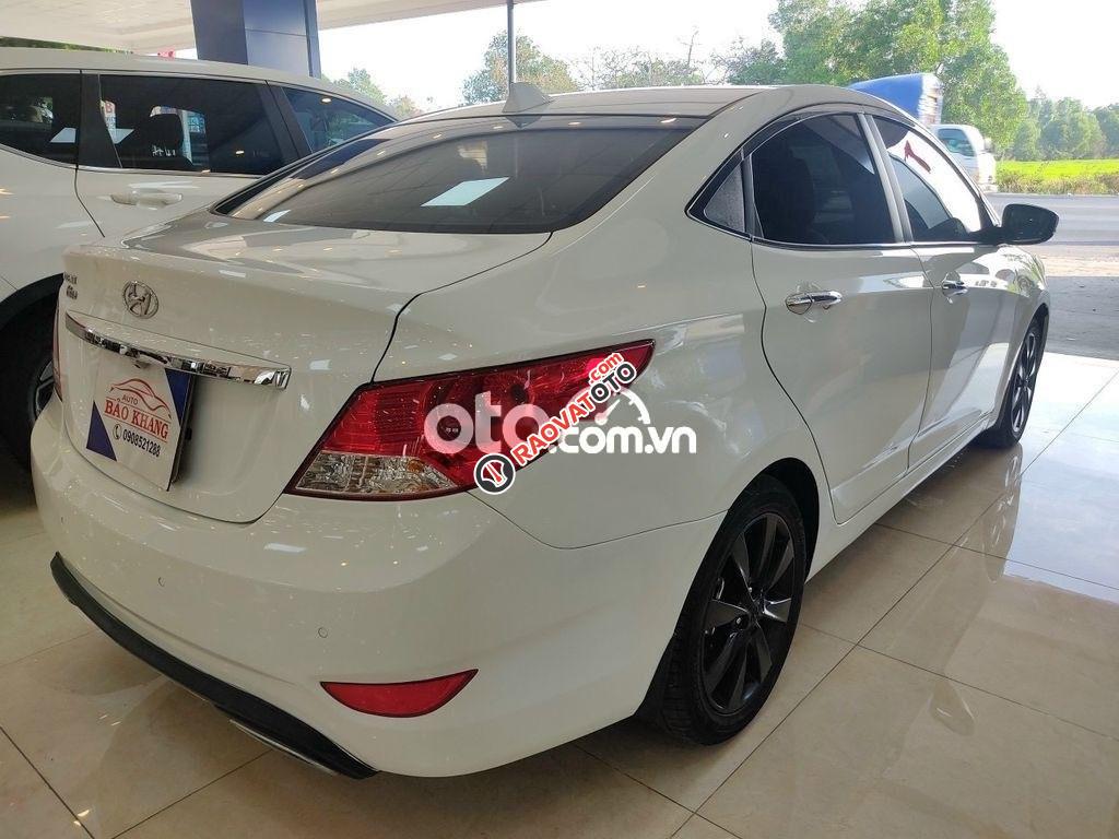 Bán Hyundai Accent 1.4AT sản xuất năm 2013, màu trắng, xe nhập, giá chỉ 350 triệu-1