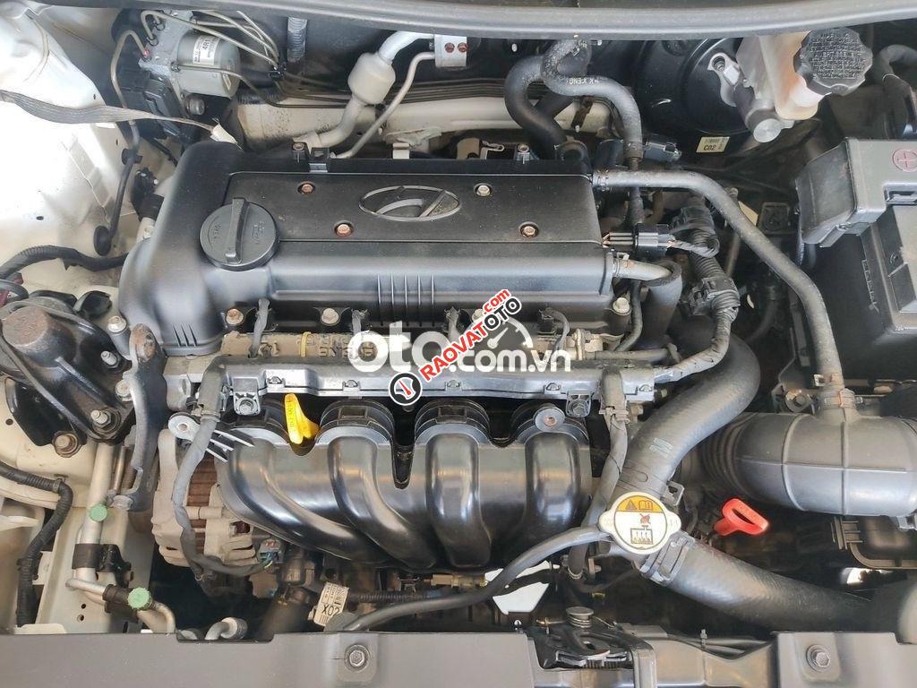Bán Hyundai Accent 1.4AT sản xuất năm 2013, màu trắng, xe nhập, giá chỉ 350 triệu-10