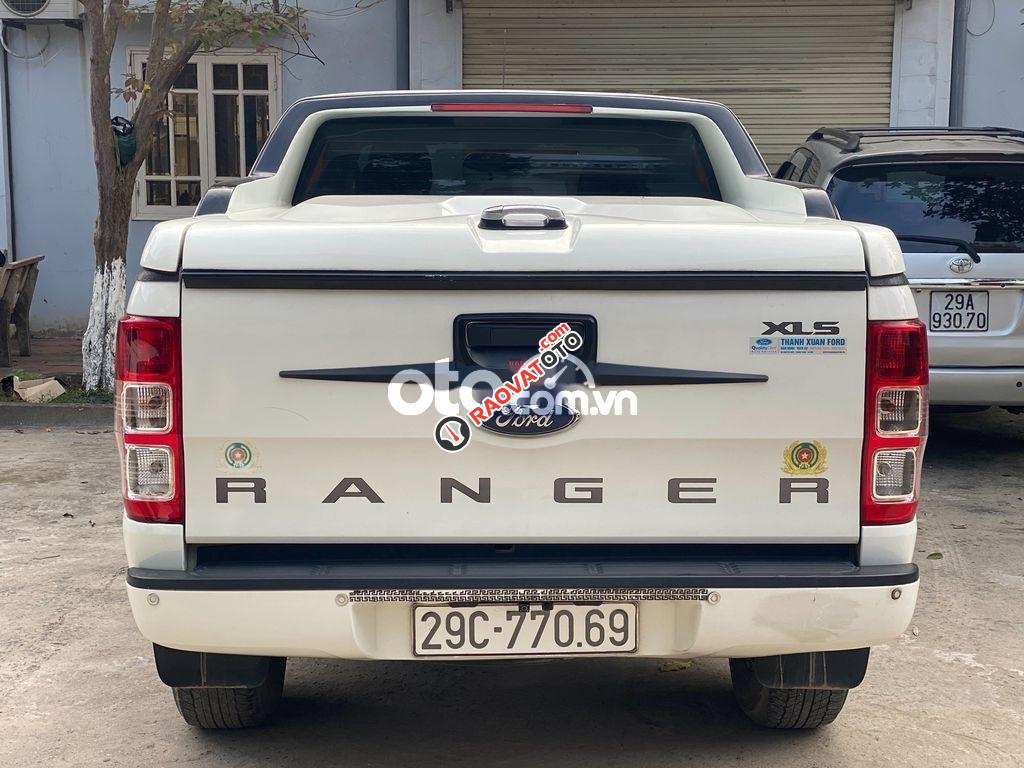 Cần bán lại xe Ford Ranger XLS năm sản xuất 2017, màu trắng, nhập khẩu nguyên chiếc còn mới-3
