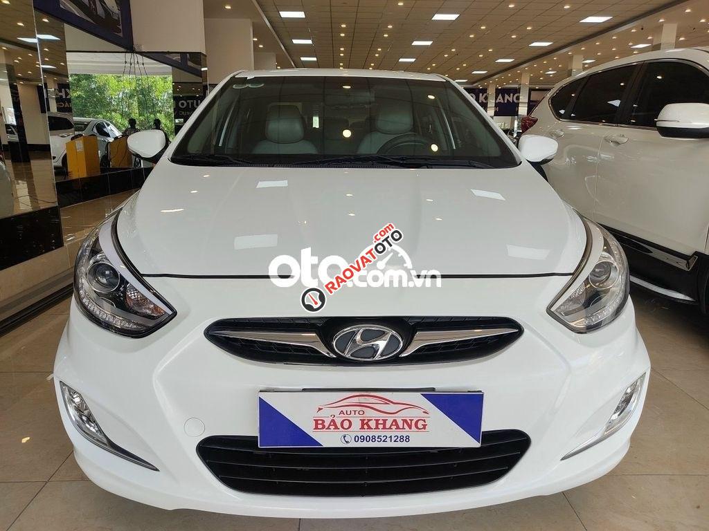 Bán Hyundai Accent 1.4AT sản xuất năm 2013, màu trắng, xe nhập, giá chỉ 350 triệu-7