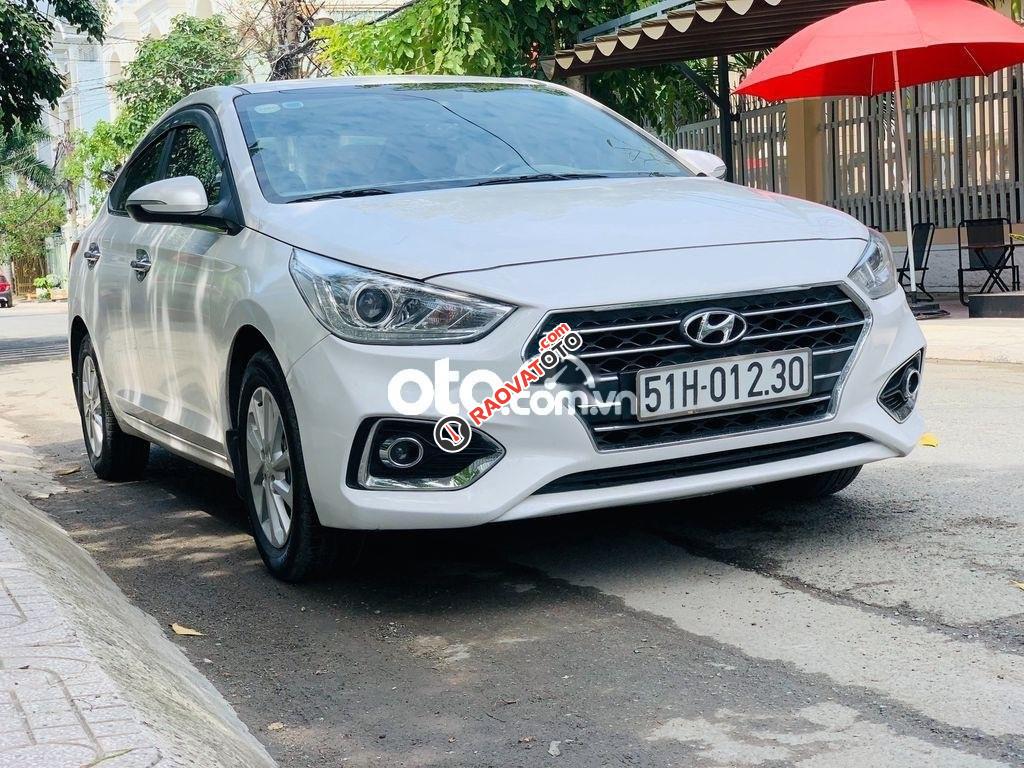 Bán Hyundai Accent 1.4AT sản xuất 2019, màu trắng, xe nhập-4