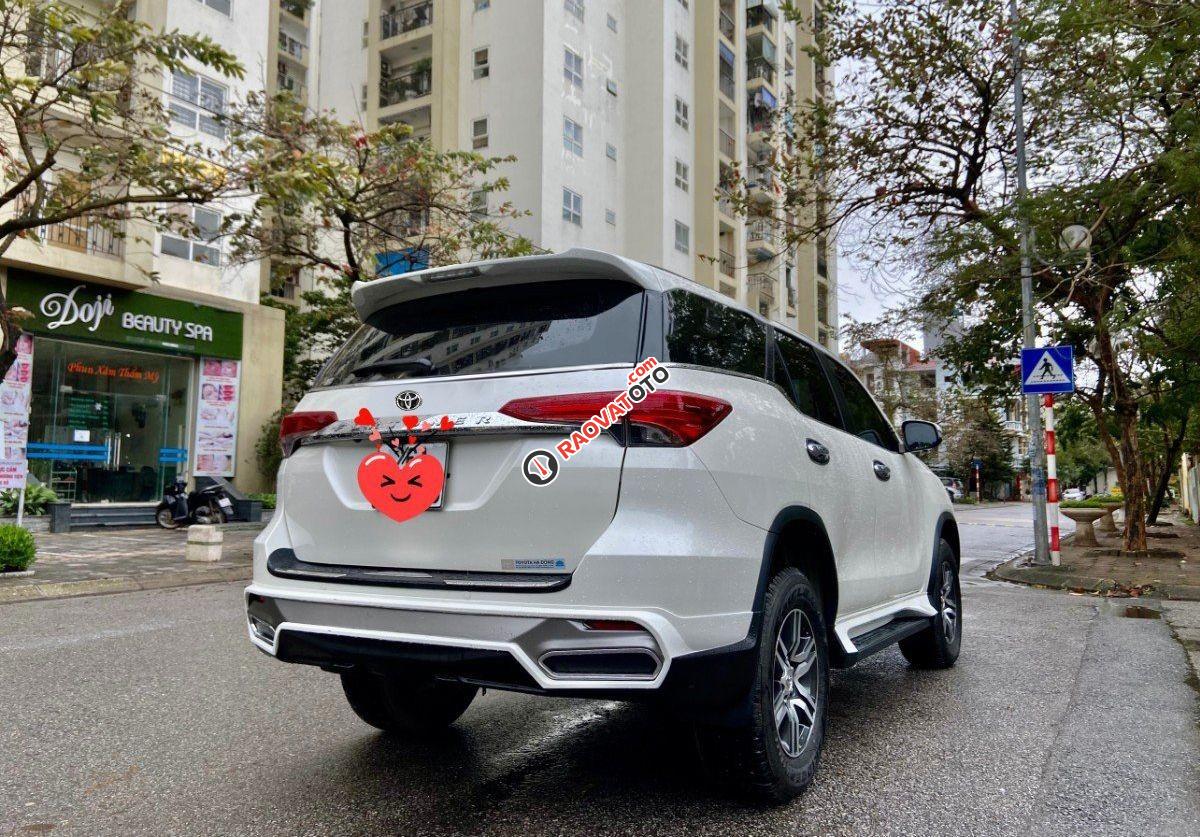 Bán Toyota Fortuner 2.7V 4x2 AT sản xuất 2019, màu trắng, nhập khẩu, giá chỉ 945 triệu-8