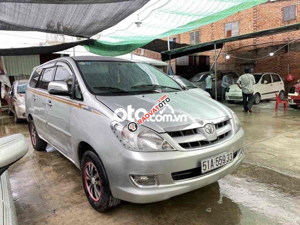 Cần bán xe Toyota Innova G sản xuất 2007, màu bạc-4