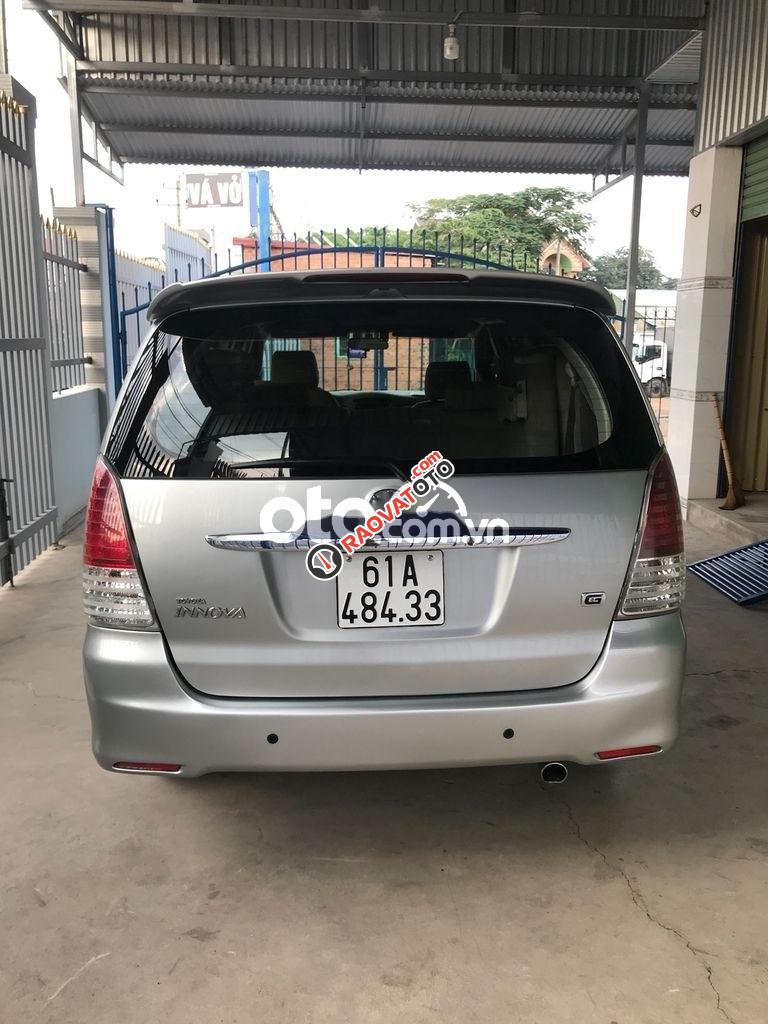 Cần bán Toyota Innova G năm sản xuất 2011, màu bạc, 322tr-7