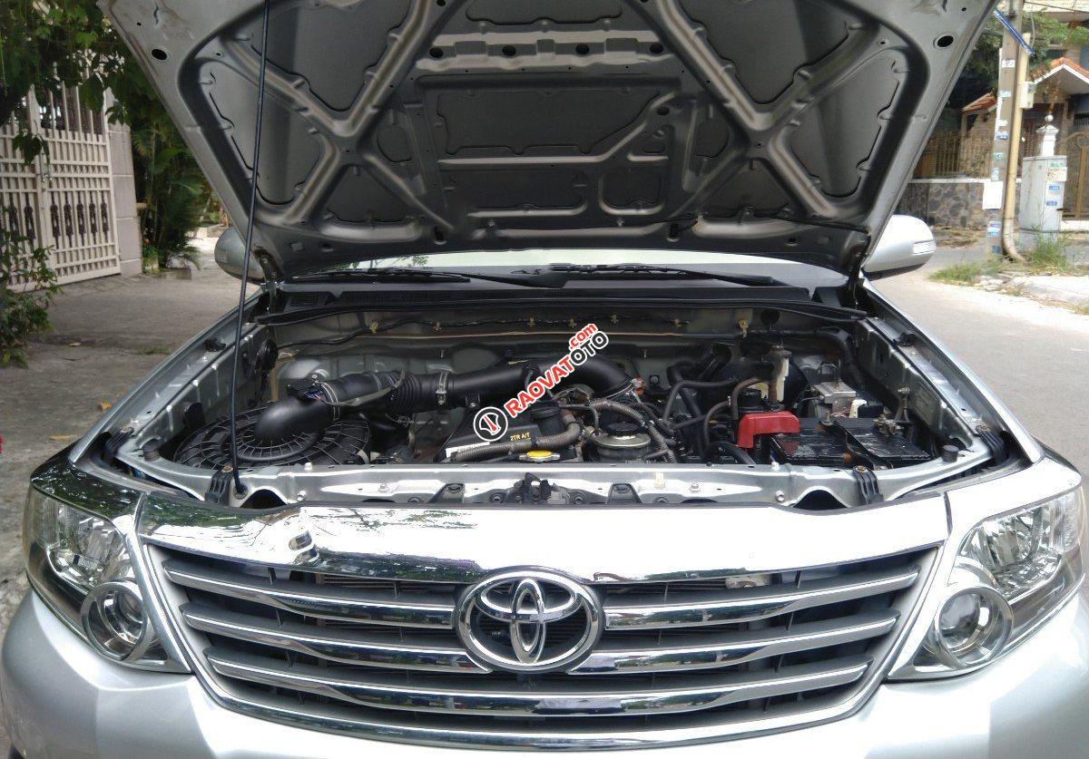 Bán Toyota Fortuner 2.7V năm sản xuất 2012, màu bạc còn mới, giá tốt-6