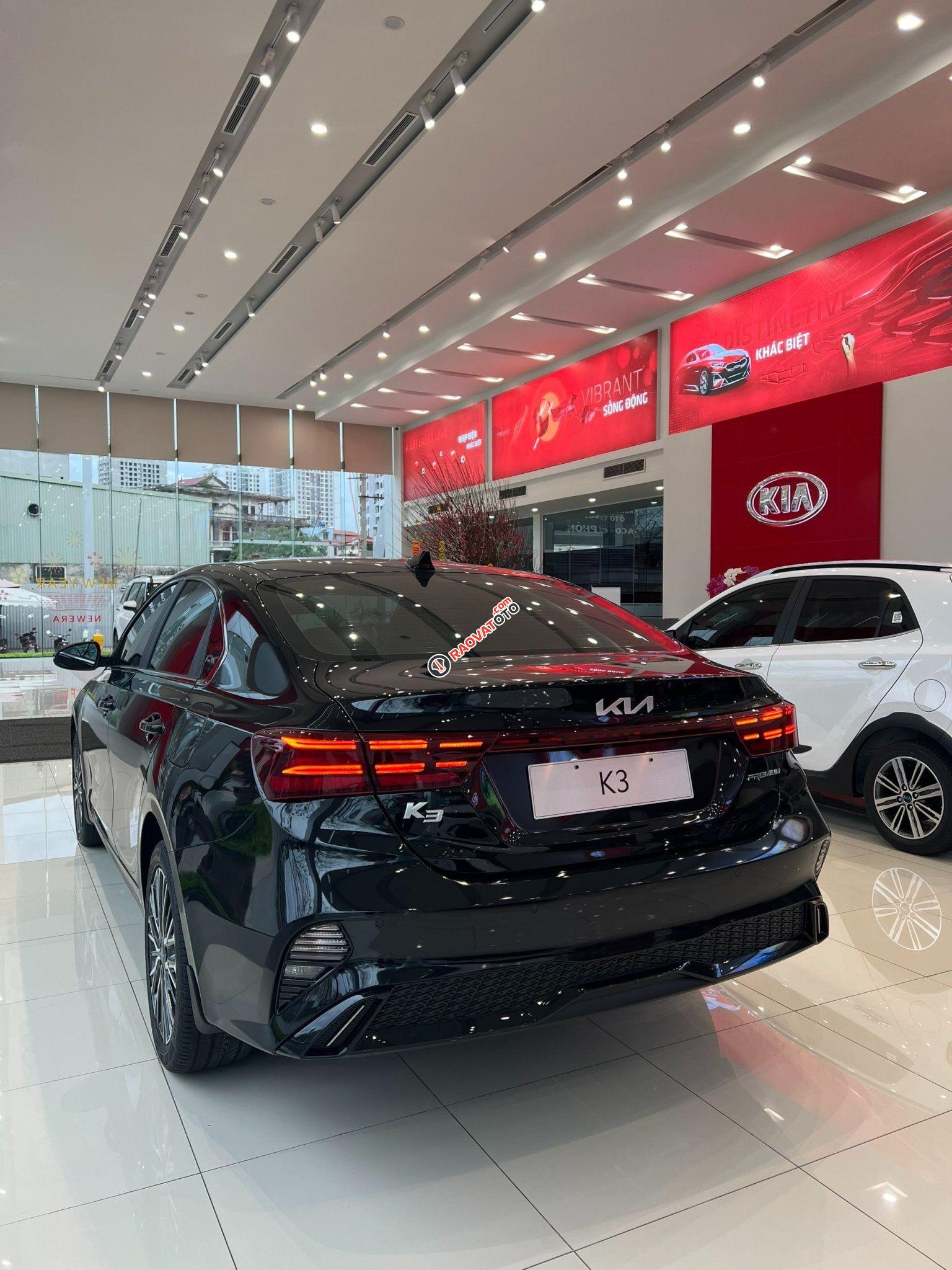 Bán xe Kia K3 2.0Premium sản xuất năm 2022, màu đen, giá tốt-2