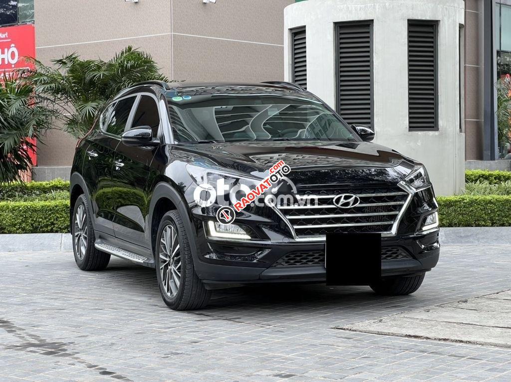 Bán xe Hyundai Tucson 2.0AT năm 2021, màu đen còn mới, 925tr-1