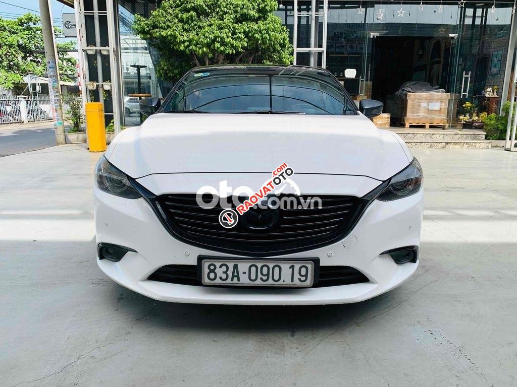 Cần bán xe Mazda 6 2.5 Premium sản xuất 2017, màu trắng-1