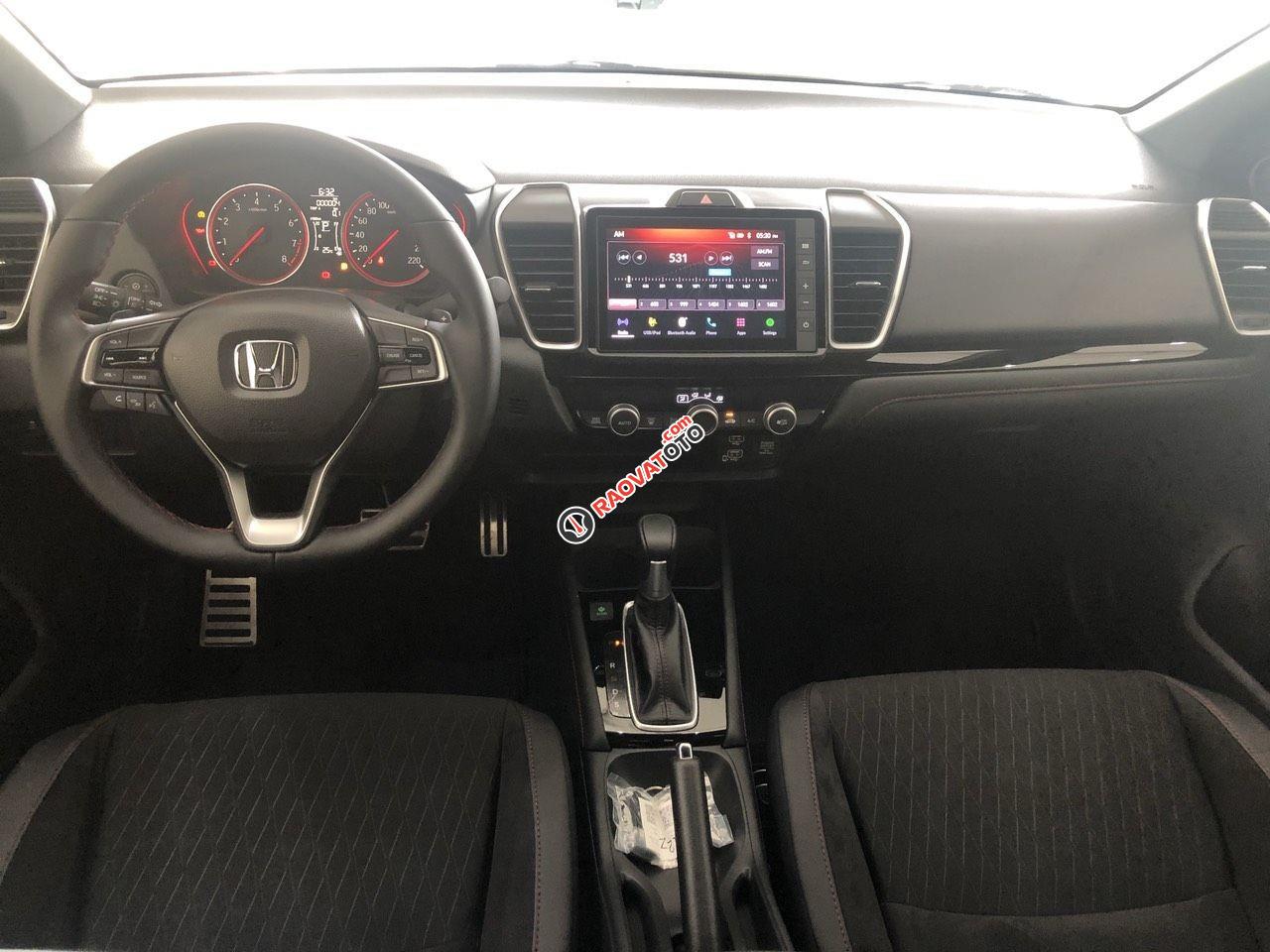 Honda City 1.5 RS màu trắng-0