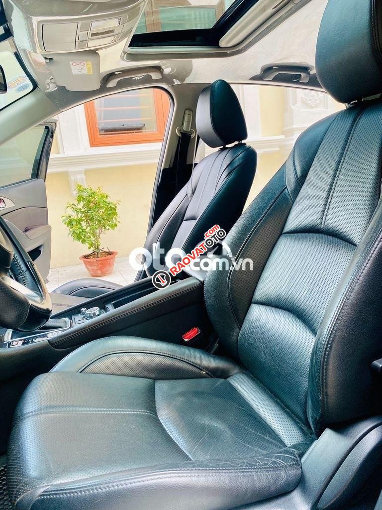 Cần bán xe Mazda 3 1.5L sản xuất 2017, màu đen-1