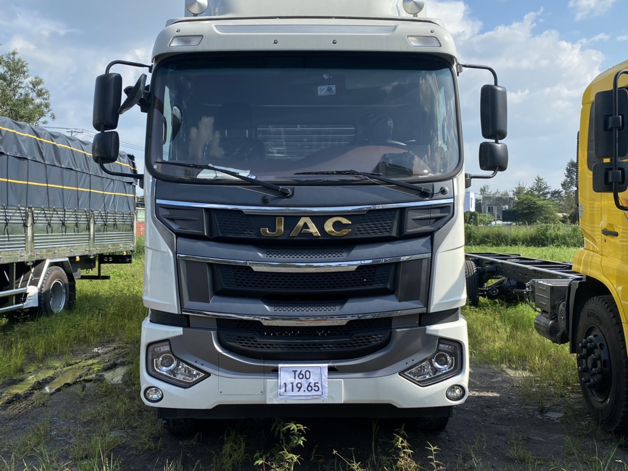 Xe tải JAC A5 9t máy yuchai thùng dài 8m2 chở pallet nước ngọt-2