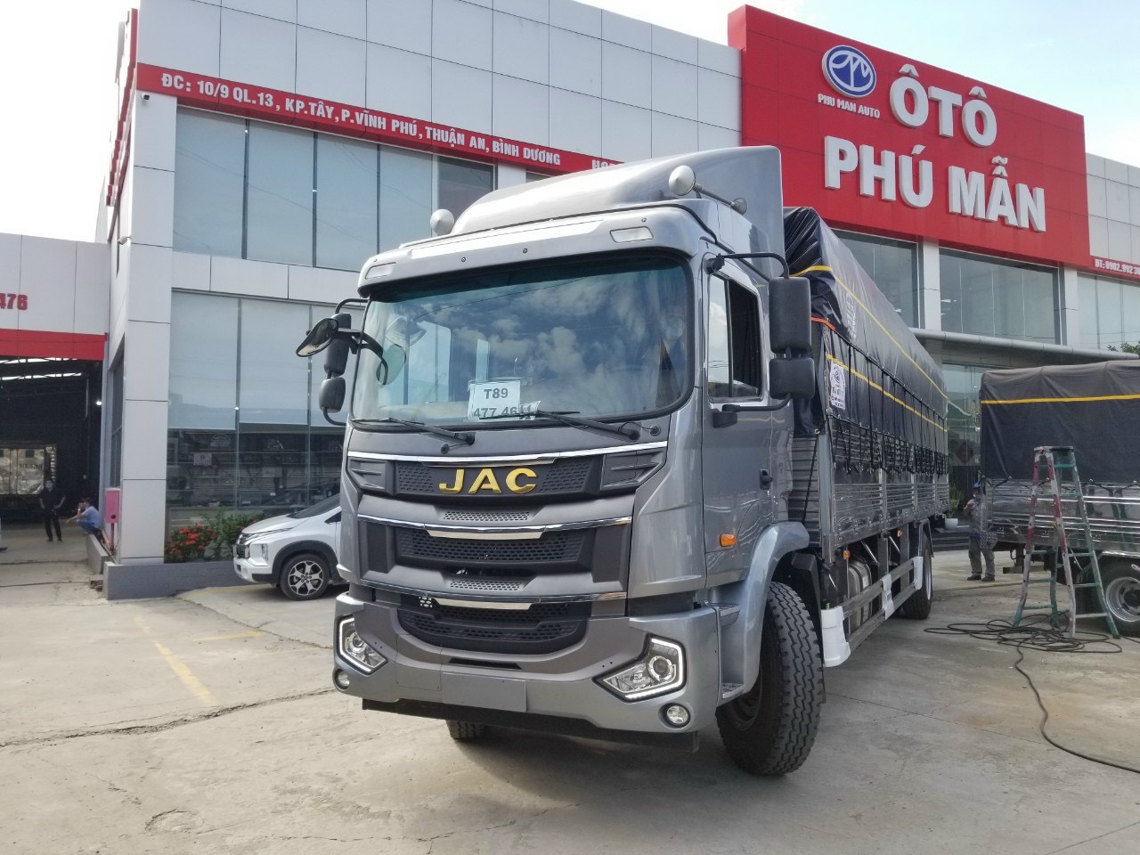 Xe tải chenglong 9t máy yuchai thùng dài 8m2 chở pallet nước ngọt-2