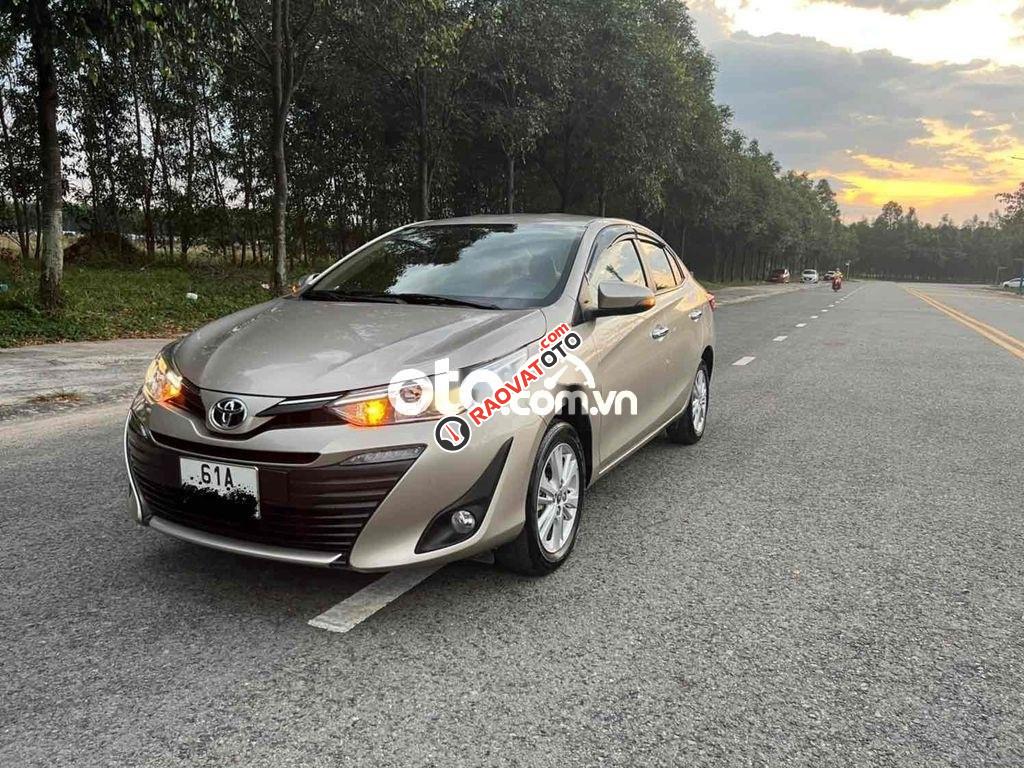 Bán Toyota Vios 1.5G sản xuất năm 2020, màu bạc-9