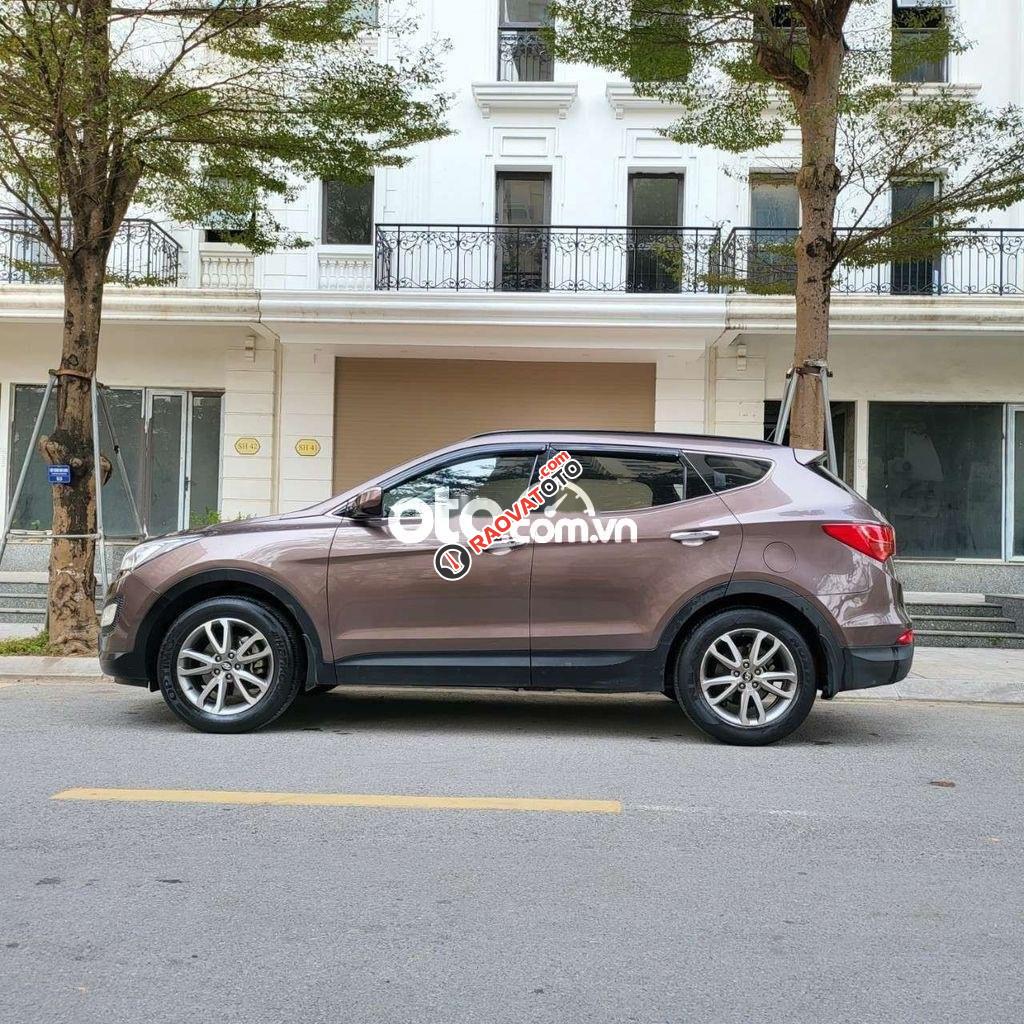 Xe Hyundai Santa Fe 2.4 năm sản xuất 2013, màu nâu, nhập khẩu -9