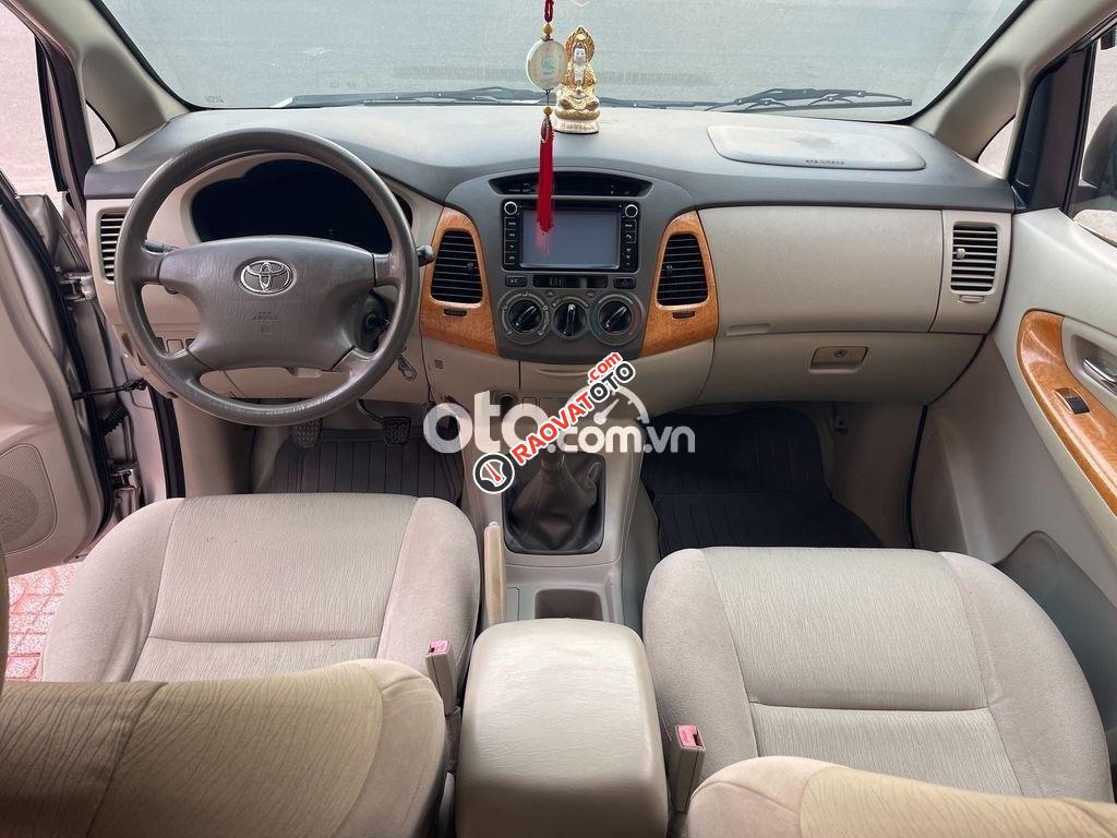 Cần bán Toyota Innova 2.0G năm 2009, màu bạc-7