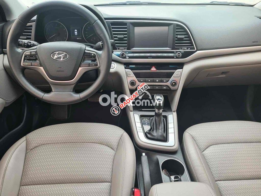 Cần bán lại xe Hyundai Elantra 1.6AT sản xuất năm 2018, màu trắng-5