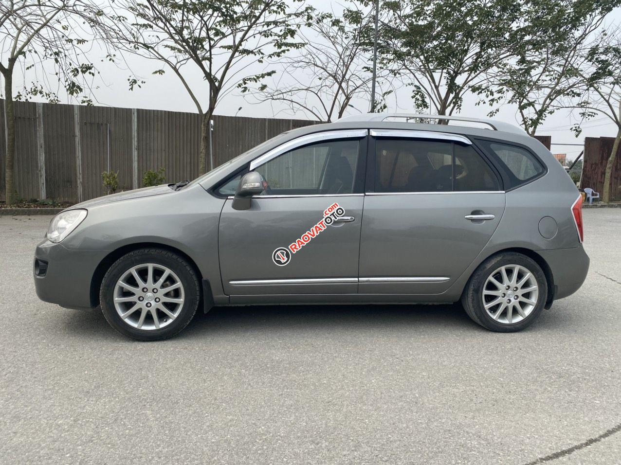 Cần bán gấp Kia Carens 2.0MT năm sản xuất 2011, chủ đi giữ gìn, giá tốt-10