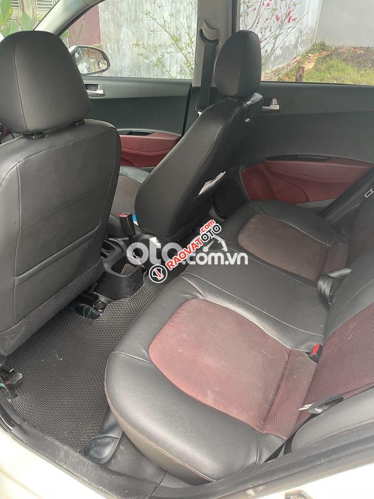 Bán Hyundai Grand i10 1.2AT năm sản xuất 2017, màu trắng-2