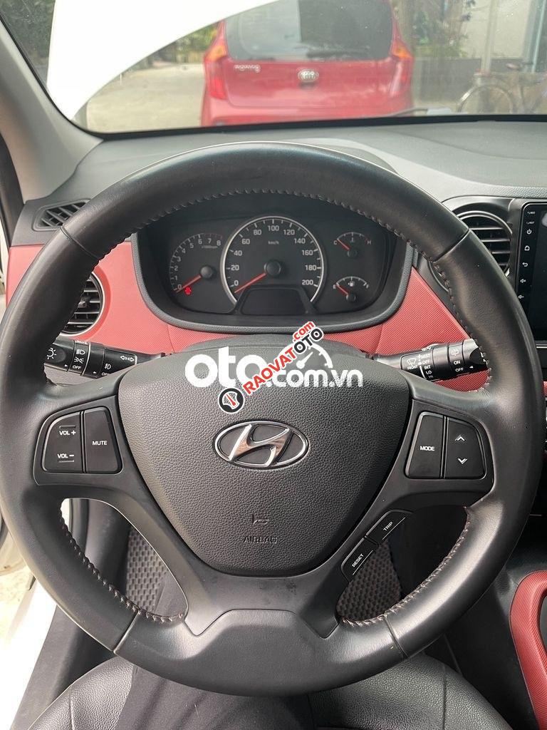 Bán Hyundai Grand i10 1.2AT năm sản xuất 2017, màu trắng-4