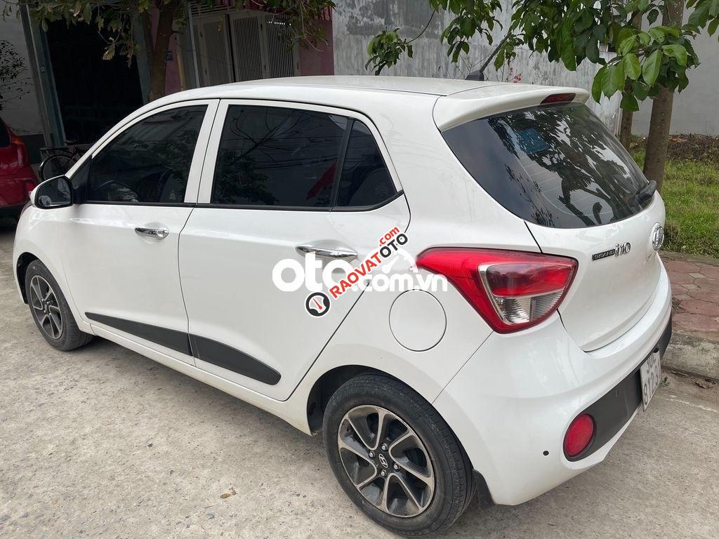 Bán Hyundai Grand i10 1.2AT năm sản xuất 2017, màu trắng-9