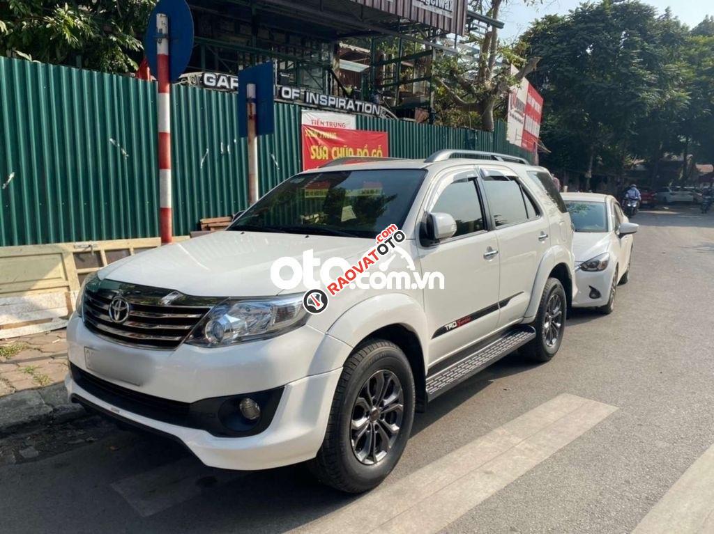Cần bán lại xe Toyota Fortuner Sportivo năm sản xuất 2014, màu trắng-4