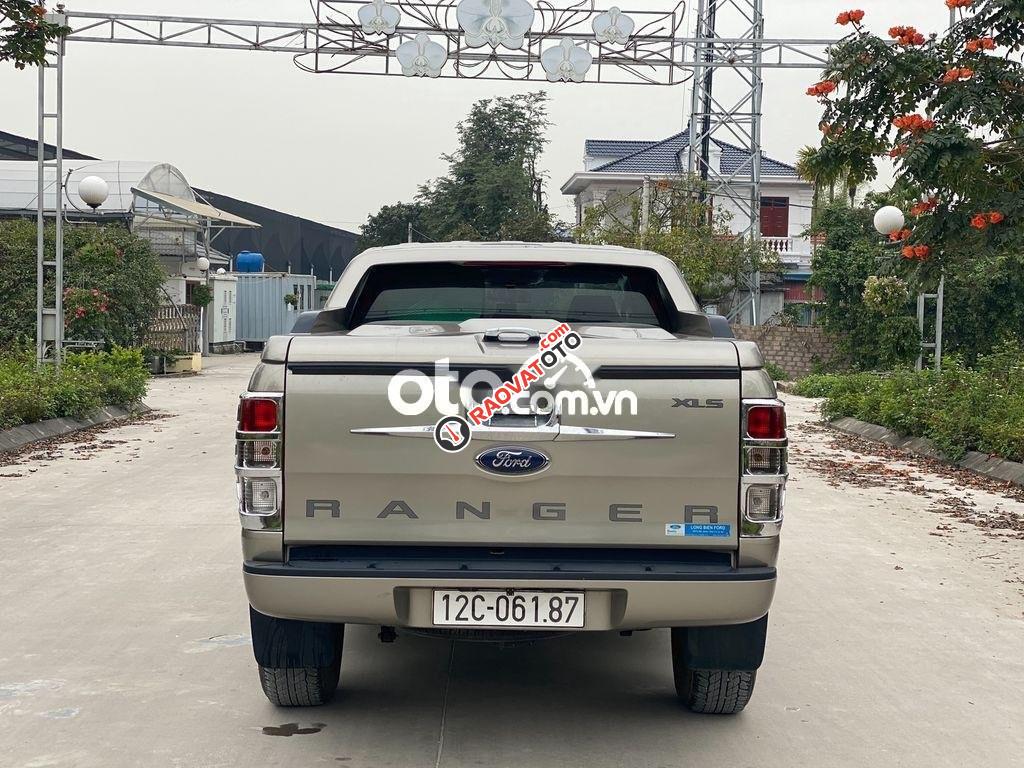 Cần bán lại xe Ford Ranger XLS 2.2L 4x2 MT sản xuất năm 2017, màu xám, nhập khẩu nguyên chiếc, 515tr-6