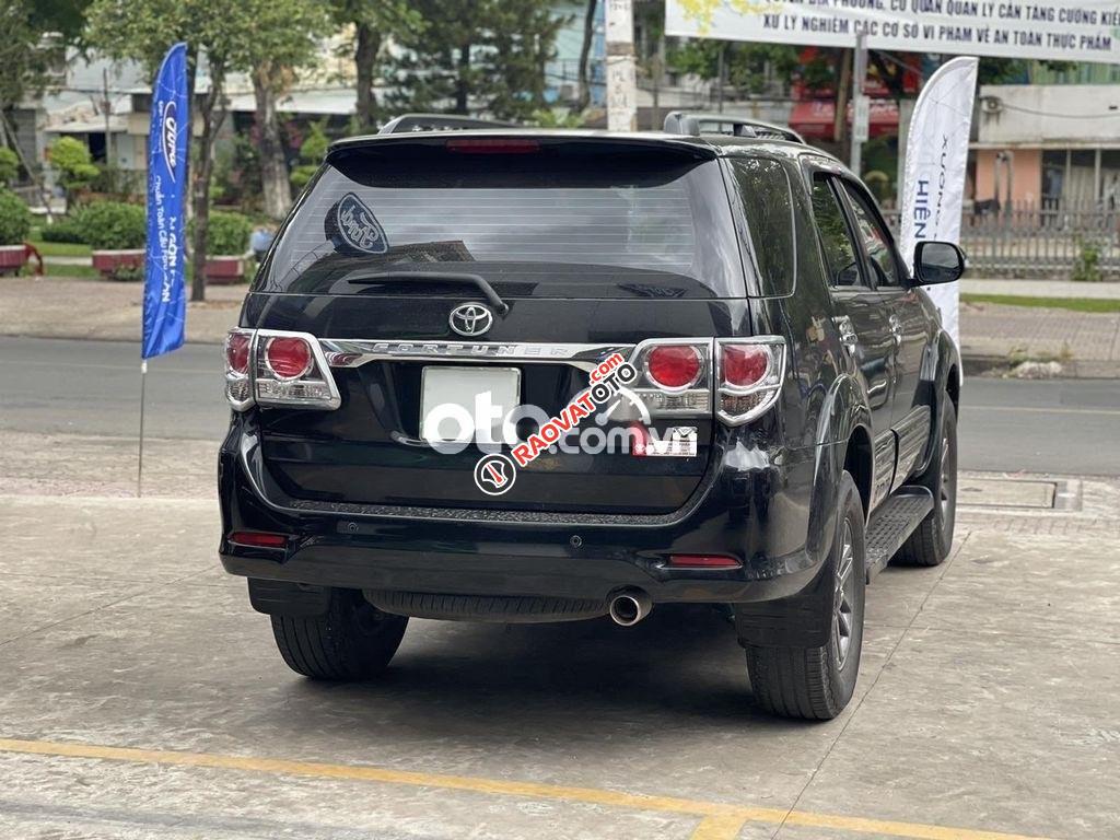 Bán Toyota Fortuner 2.7V năm sản xuất 2014, màu đen-9