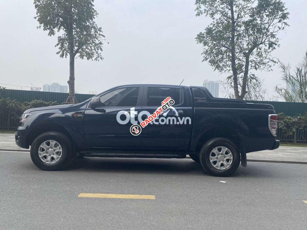 Cần bán xe Ford Ranger XLS AT năm sản xuất 2021, màu đen, nhập khẩu-1