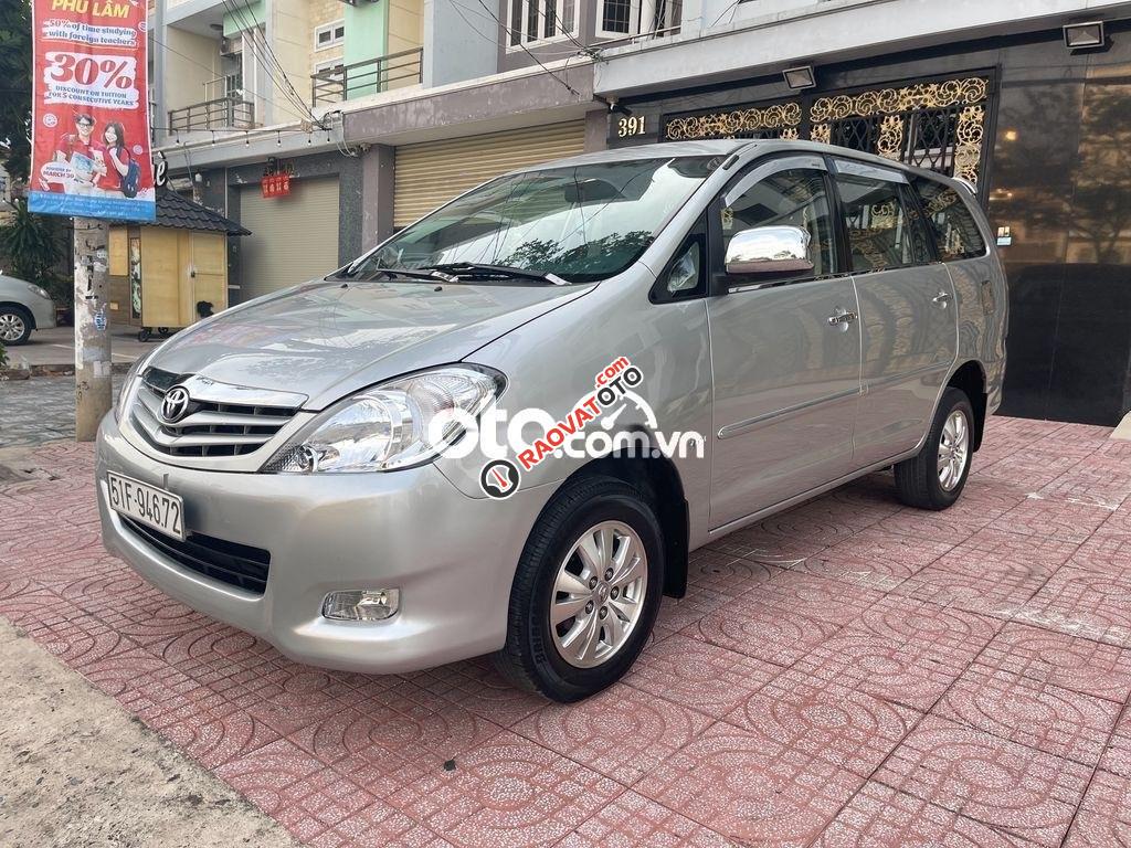 Cần bán Toyota Innova 2.0G năm 2009, màu bạc-6