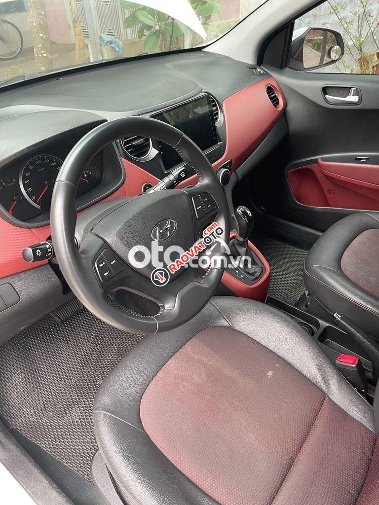 Bán Hyundai Grand i10 1.2AT năm sản xuất 2017, màu trắng-3