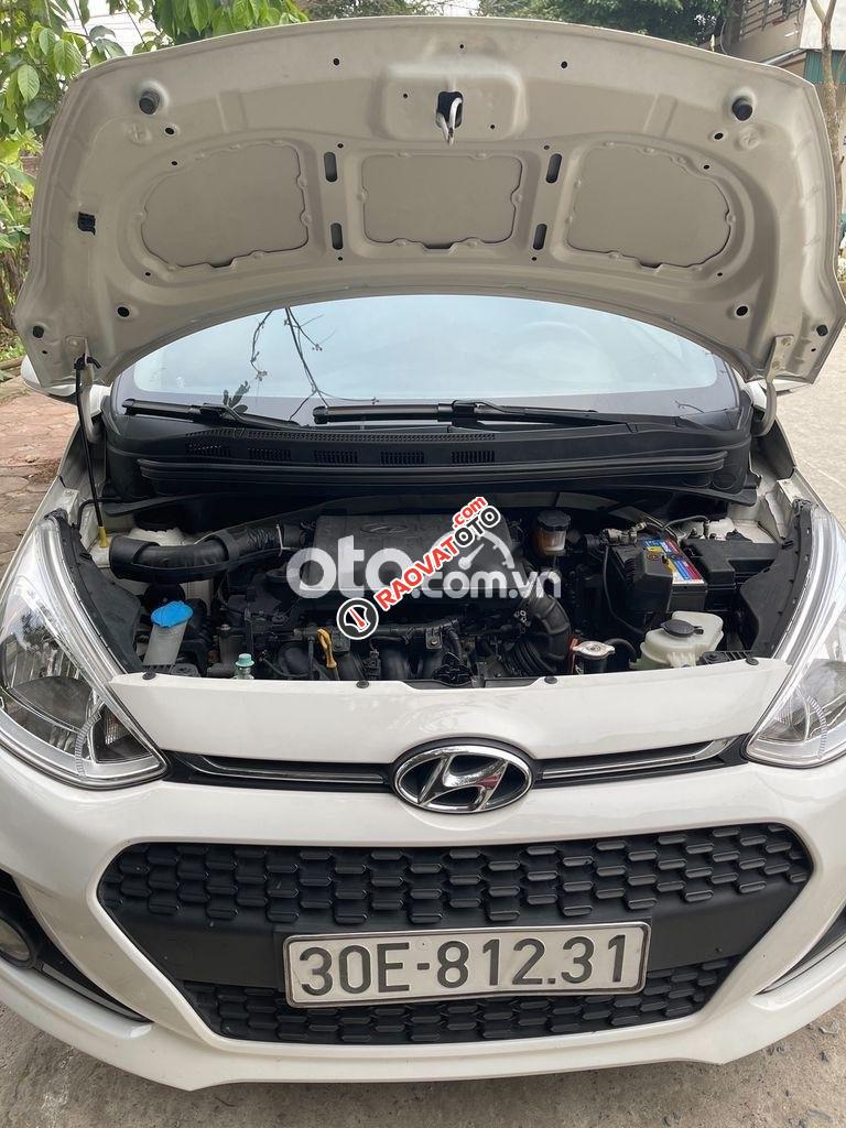 Bán Hyundai Grand i10 1.2AT năm sản xuất 2017, màu trắng-6