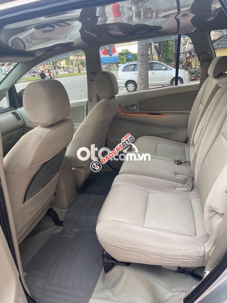 Cần bán Toyota Innova 2.0G năm 2009, màu bạc-8