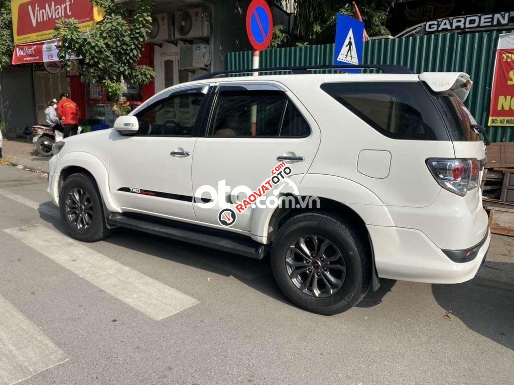 Cần bán lại xe Toyota Fortuner Sportivo năm sản xuất 2014, màu trắng-0